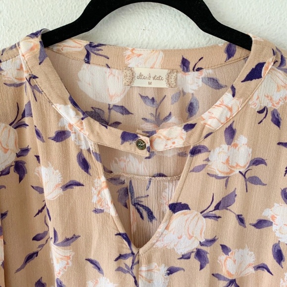 Altar'd State Boho Floral Top Keyhole Front Flare Sleeve Blouse Size Medium - Picture 10 of 14